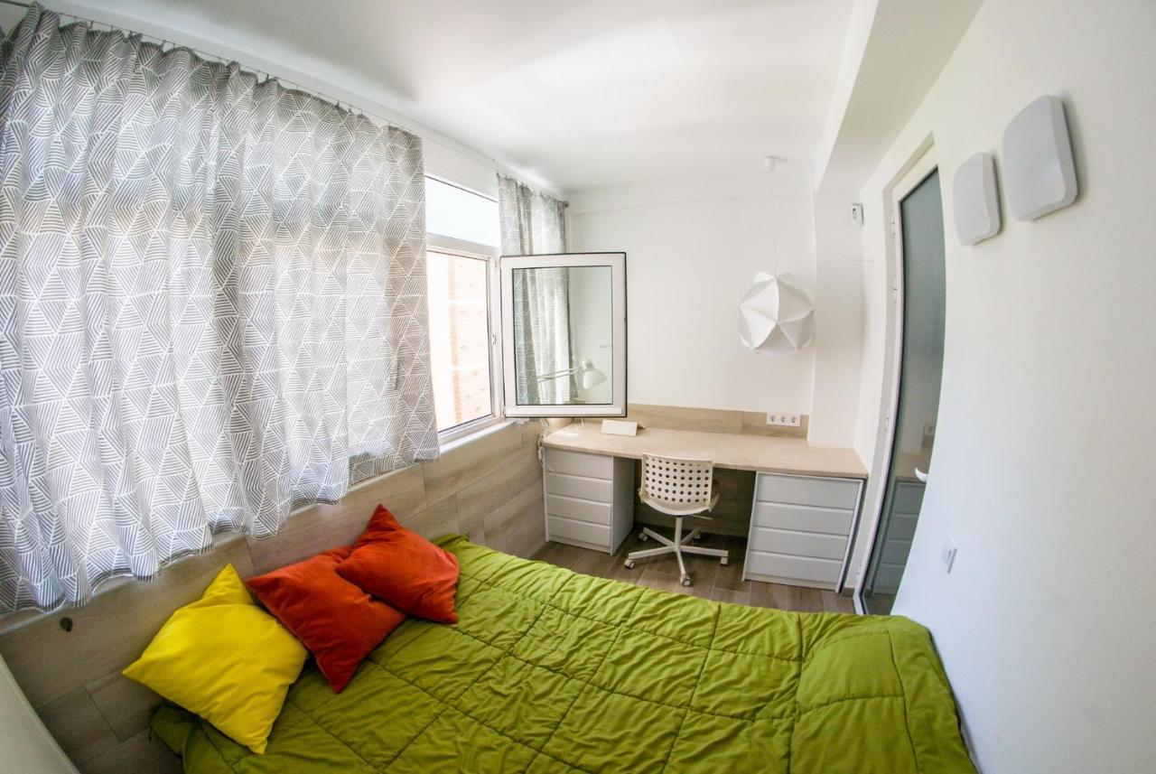 Alay Apartment & Pool 2 Bedroom Benalmadena Bagian luar foto