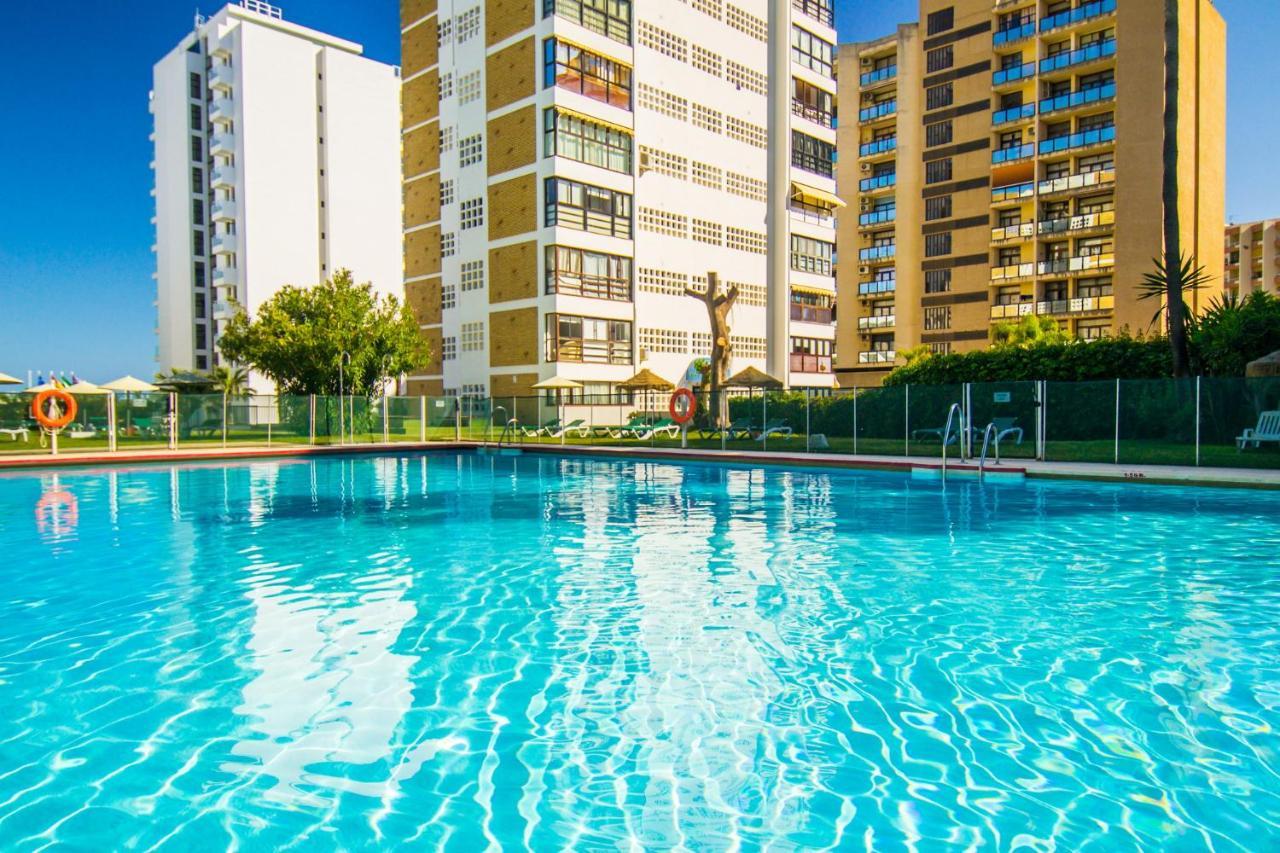 Alay Apartment & Pool 2 Bedroom Benalmadena Bagian luar foto